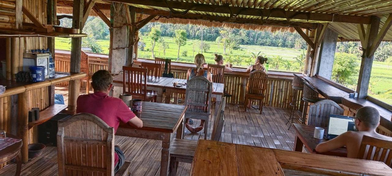 Amed Stop Inn Homestay, Rooftop Restaurant And Bar Esterno foto